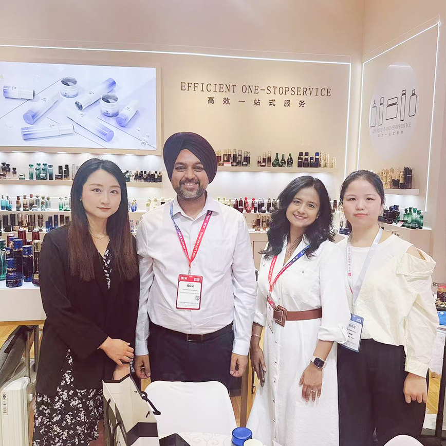 ภาพถ่ายจากงานแสดงสินค้า