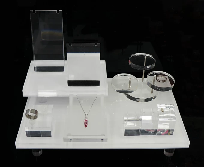 custom retail jewelry display2.webp