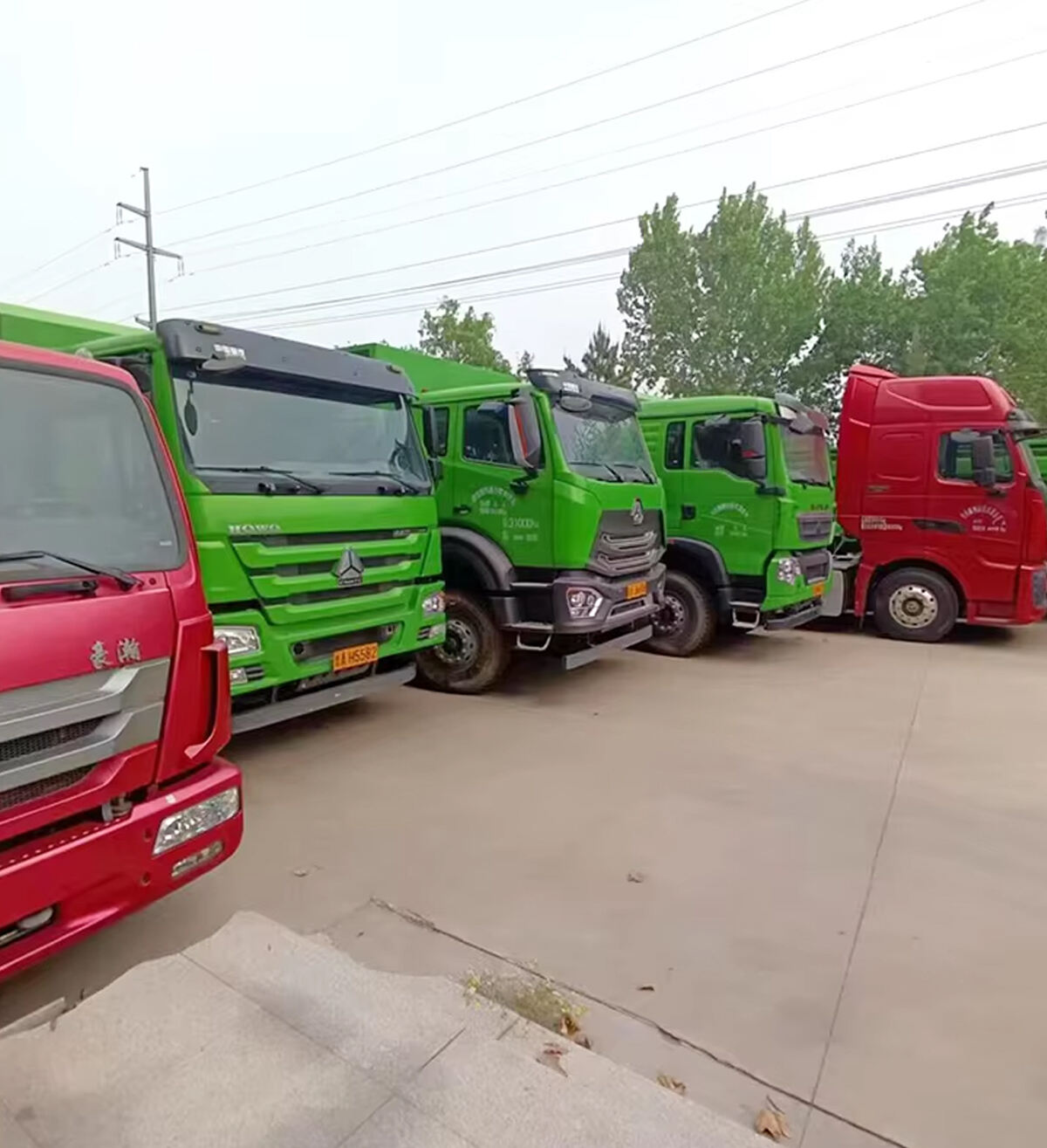 Low Price Howo 21-30ton Hydraulic 8x4 TX 400HP Mining Wheel Used Dump Truck For Sale details