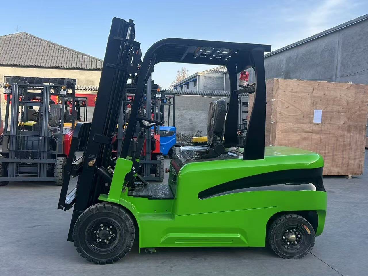 One of the most popular warehouse machines for electric forklifts