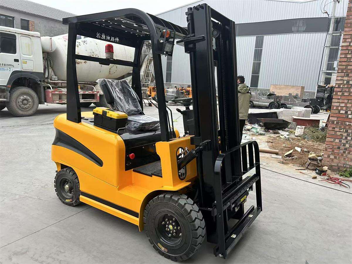 Electric forklift