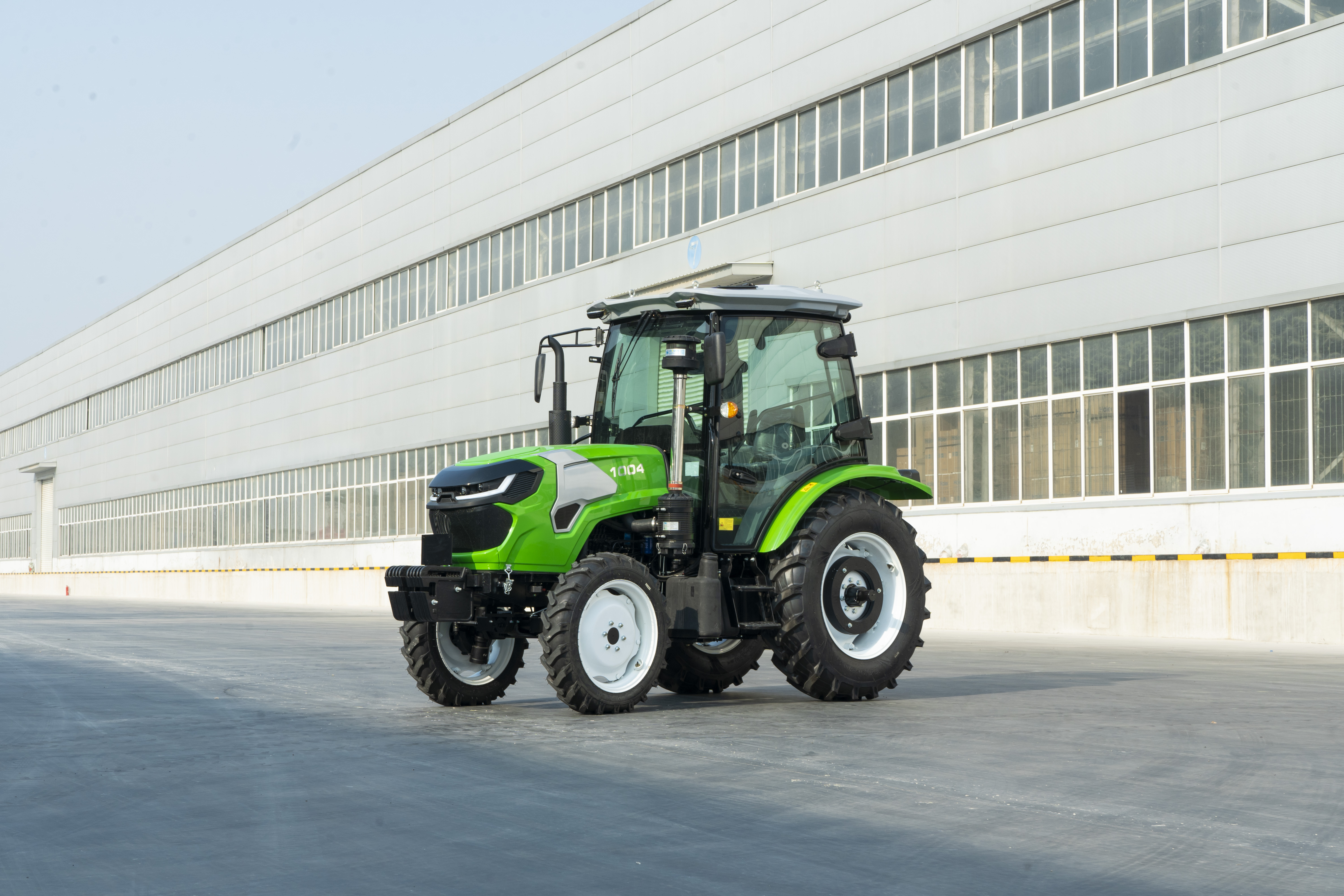 What Are the Top Trending Brands for New Model Tractors?