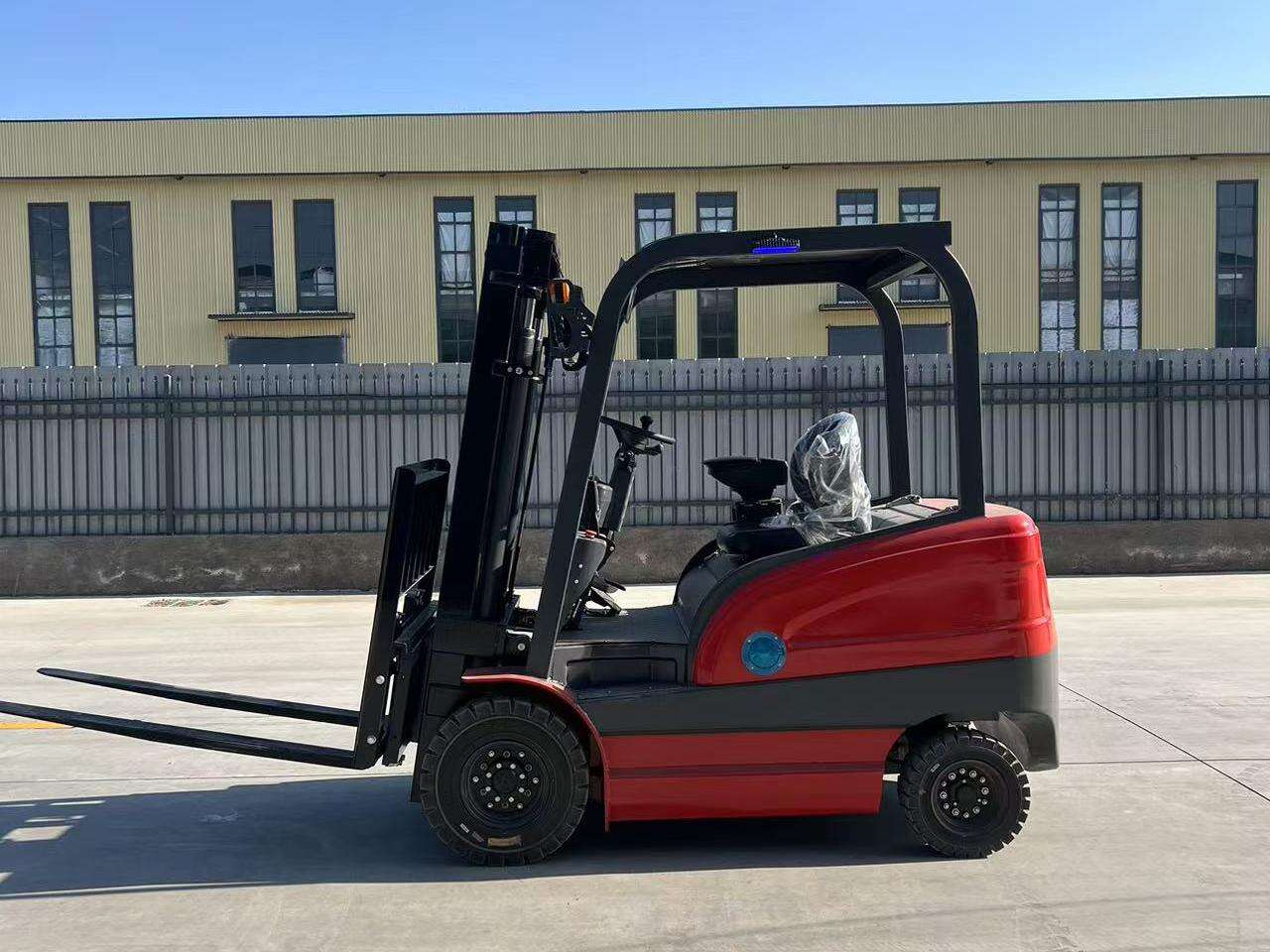 This forklift must not be missed!!!