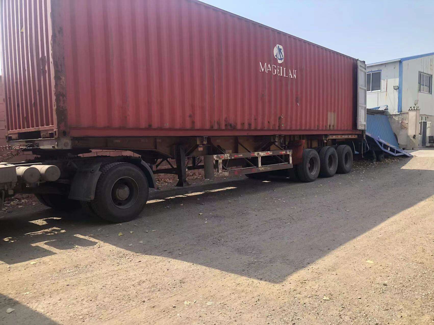 Tractor Loading Container