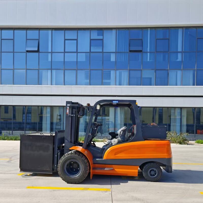 Electric forklifts are a great helper for warehouse handling