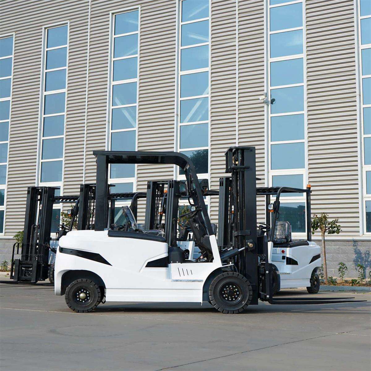 What are the advantages of electric forklifts?