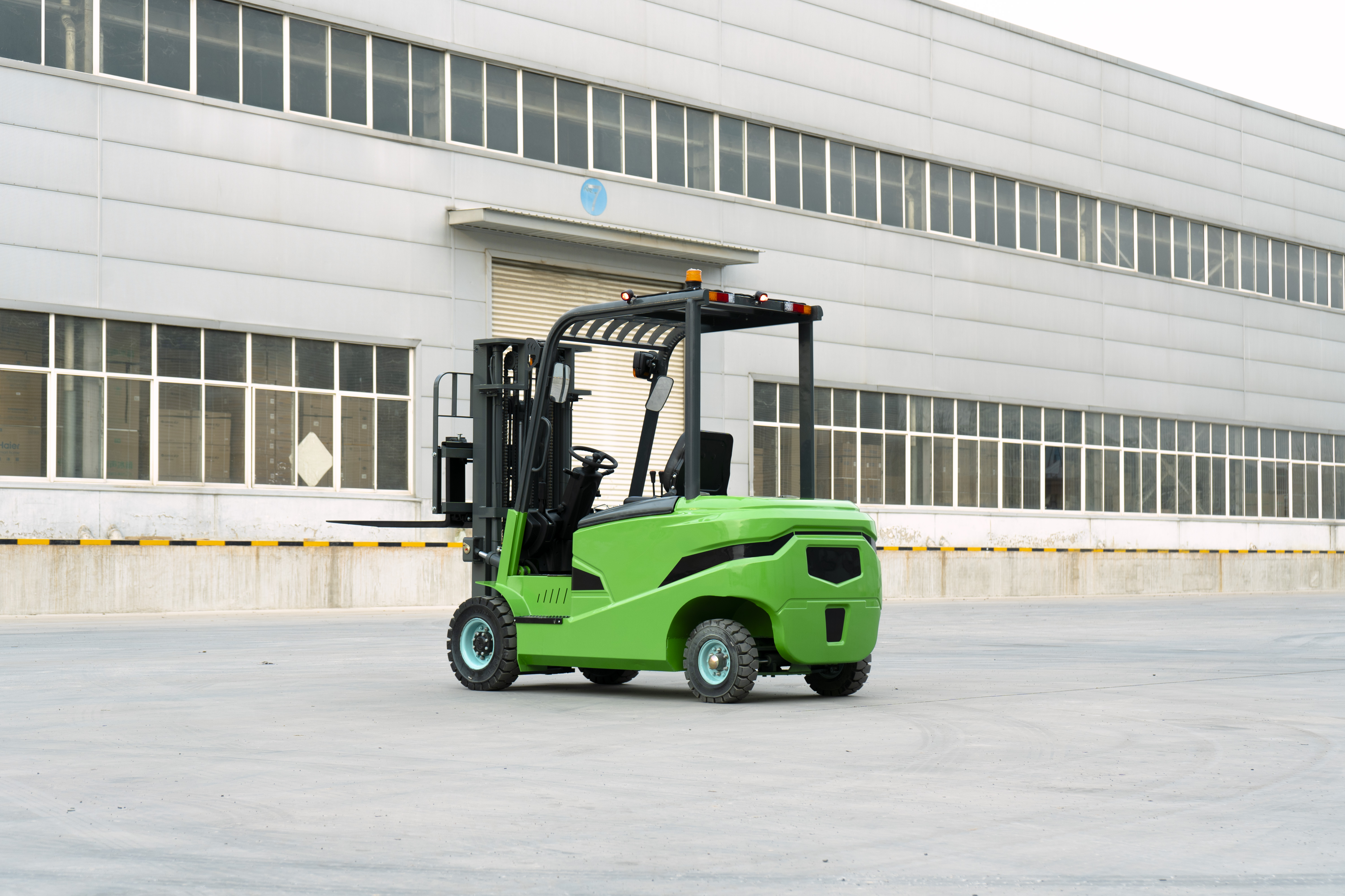 Where to Find the Best Deals on Wholesale Picker Forklifts