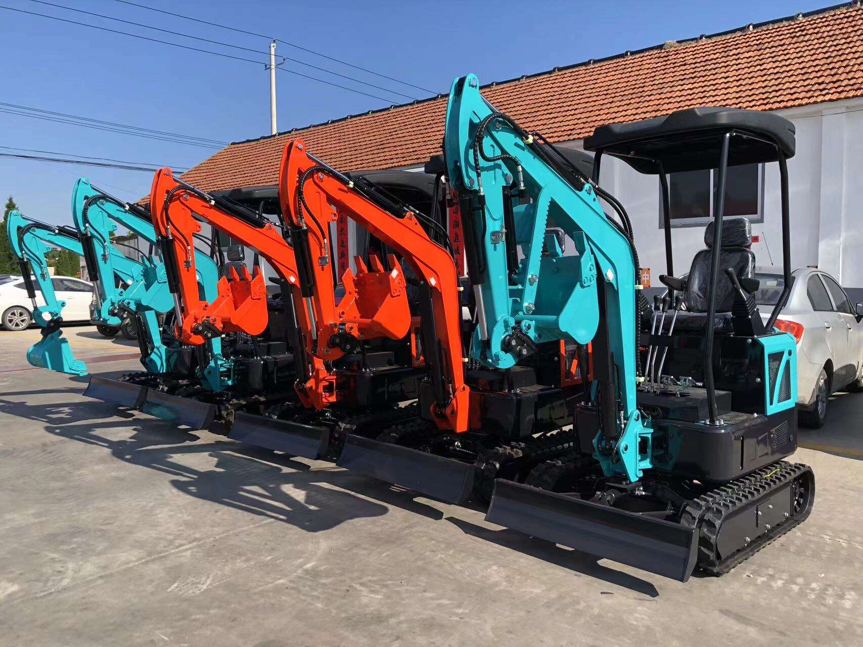 5hot selling household and agricultural excavators sent to Italy