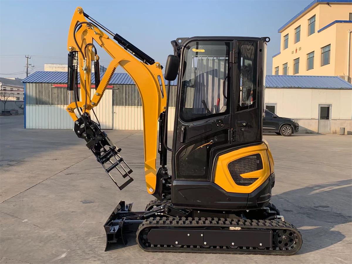 On December 13th, the customized excavator was sent to the United States