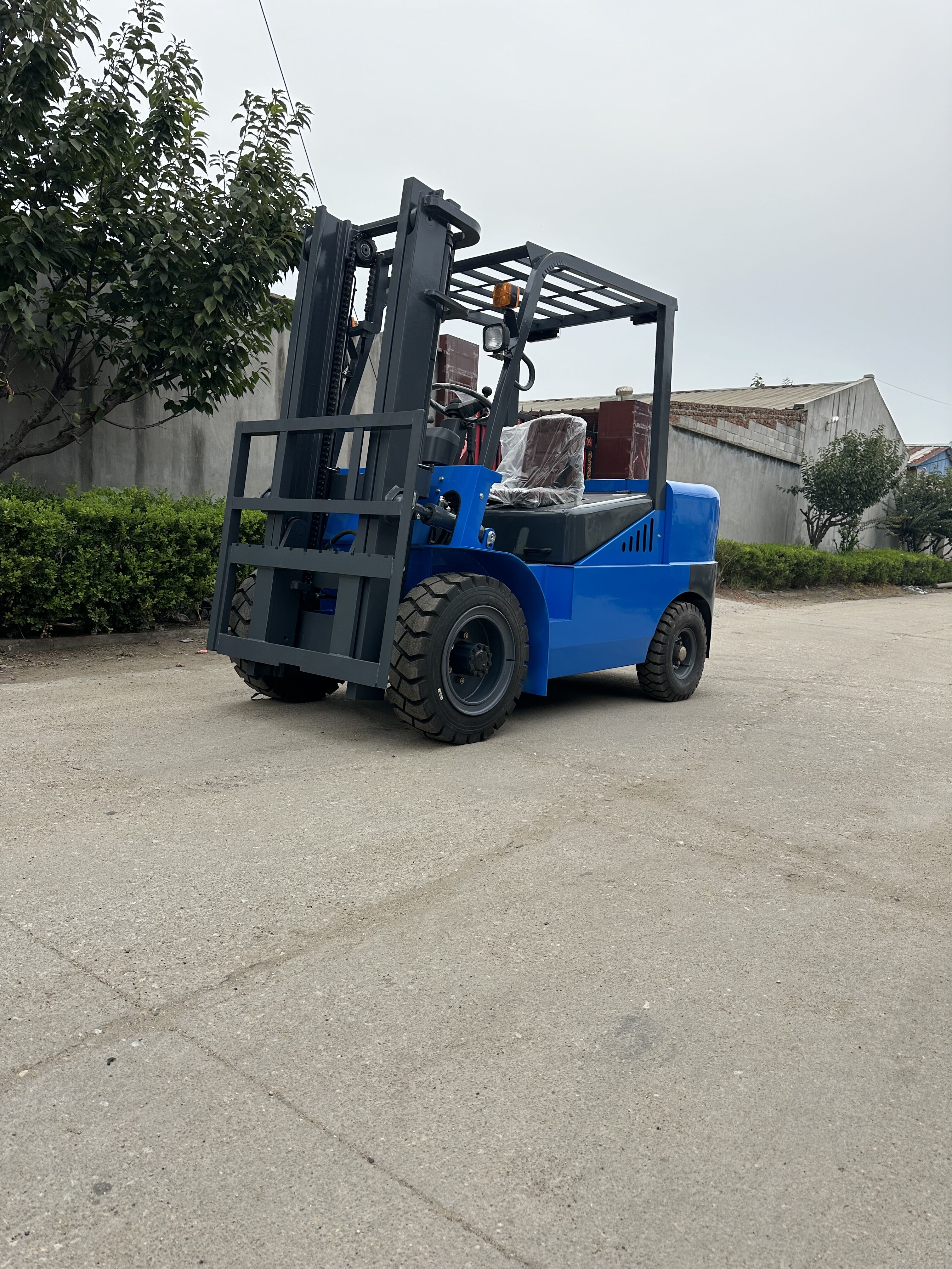 electric forklift