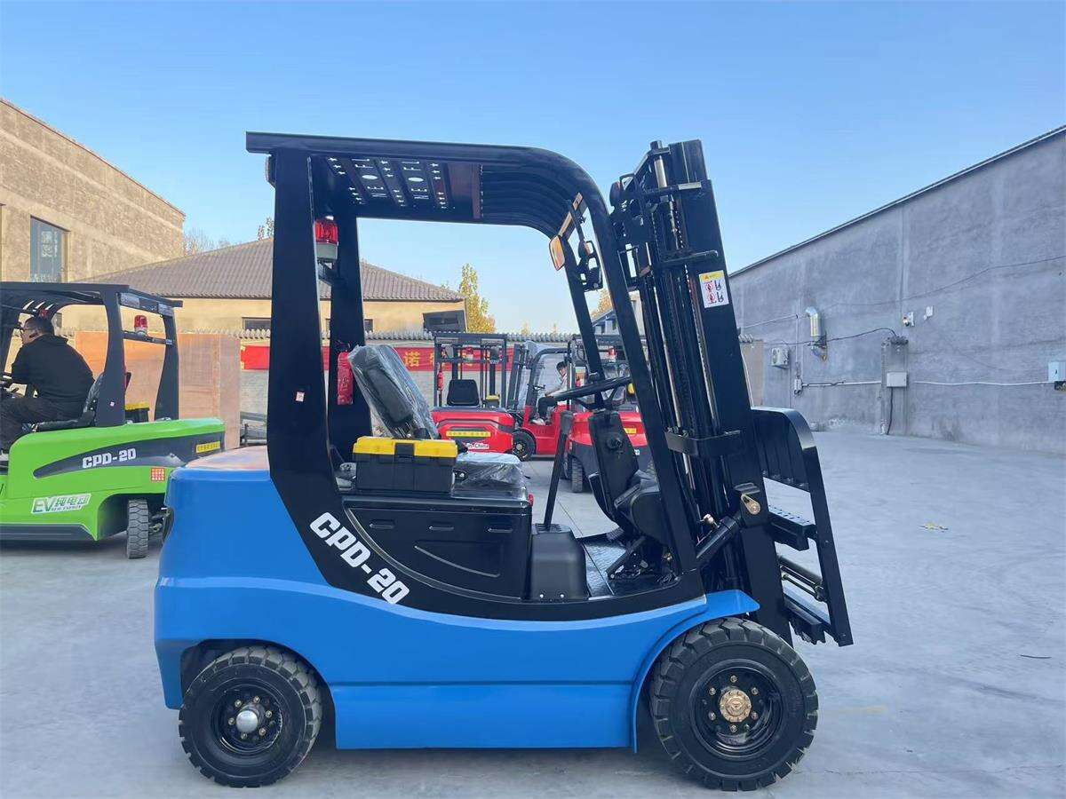 electric forklift