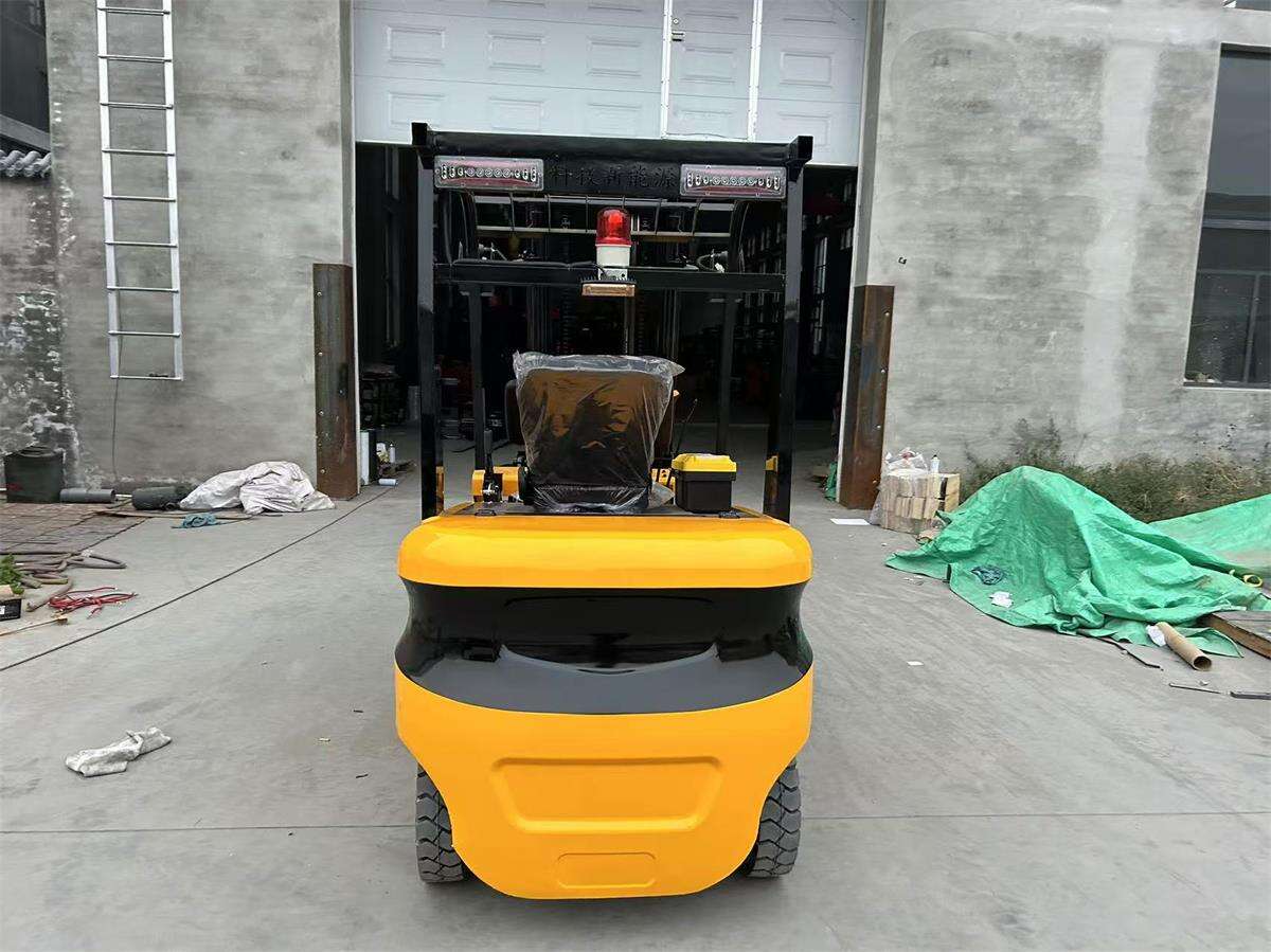 Electric forklift