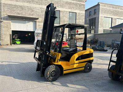 An electric forklift ordered by a US customer has been produced and completed