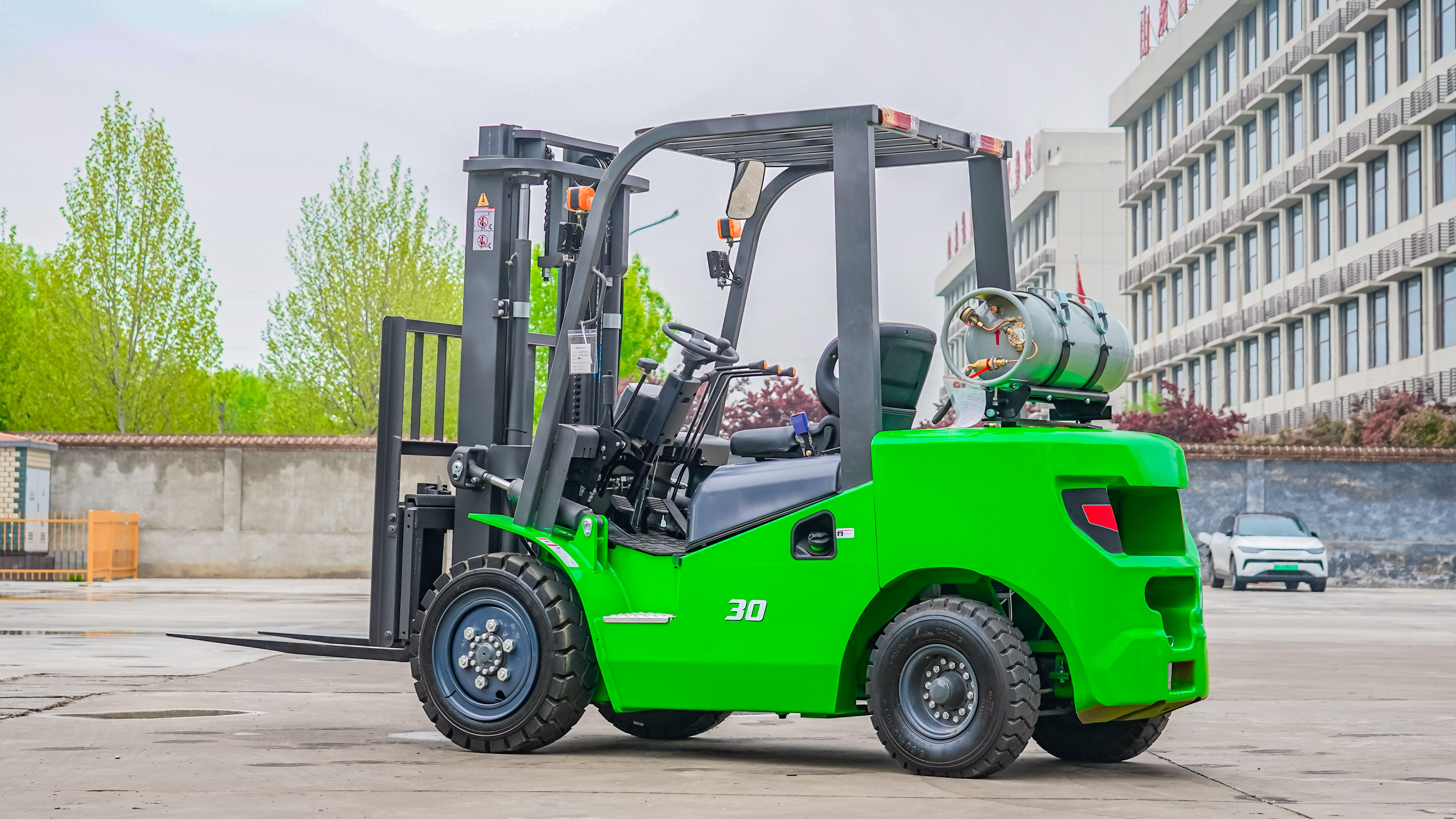 How Small Rough Terrain Forklifts Can Improve Safety and Productivity