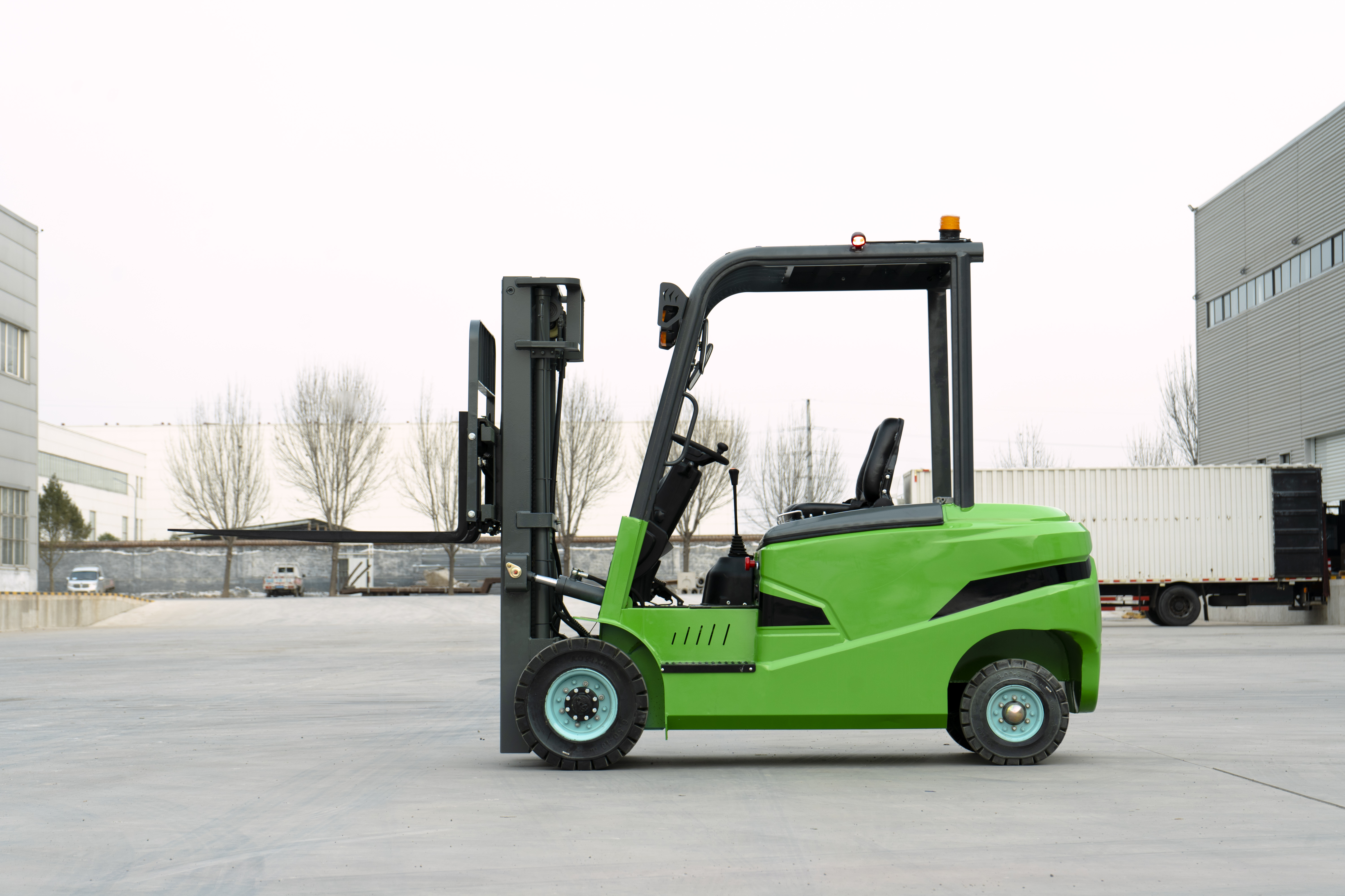 Hvad er fordelene ved at bruge en pallettruck i dit lager?