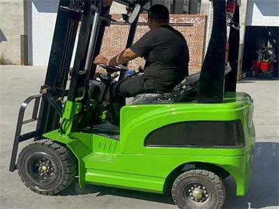 Electric Forklifts: The Future of Material Handling