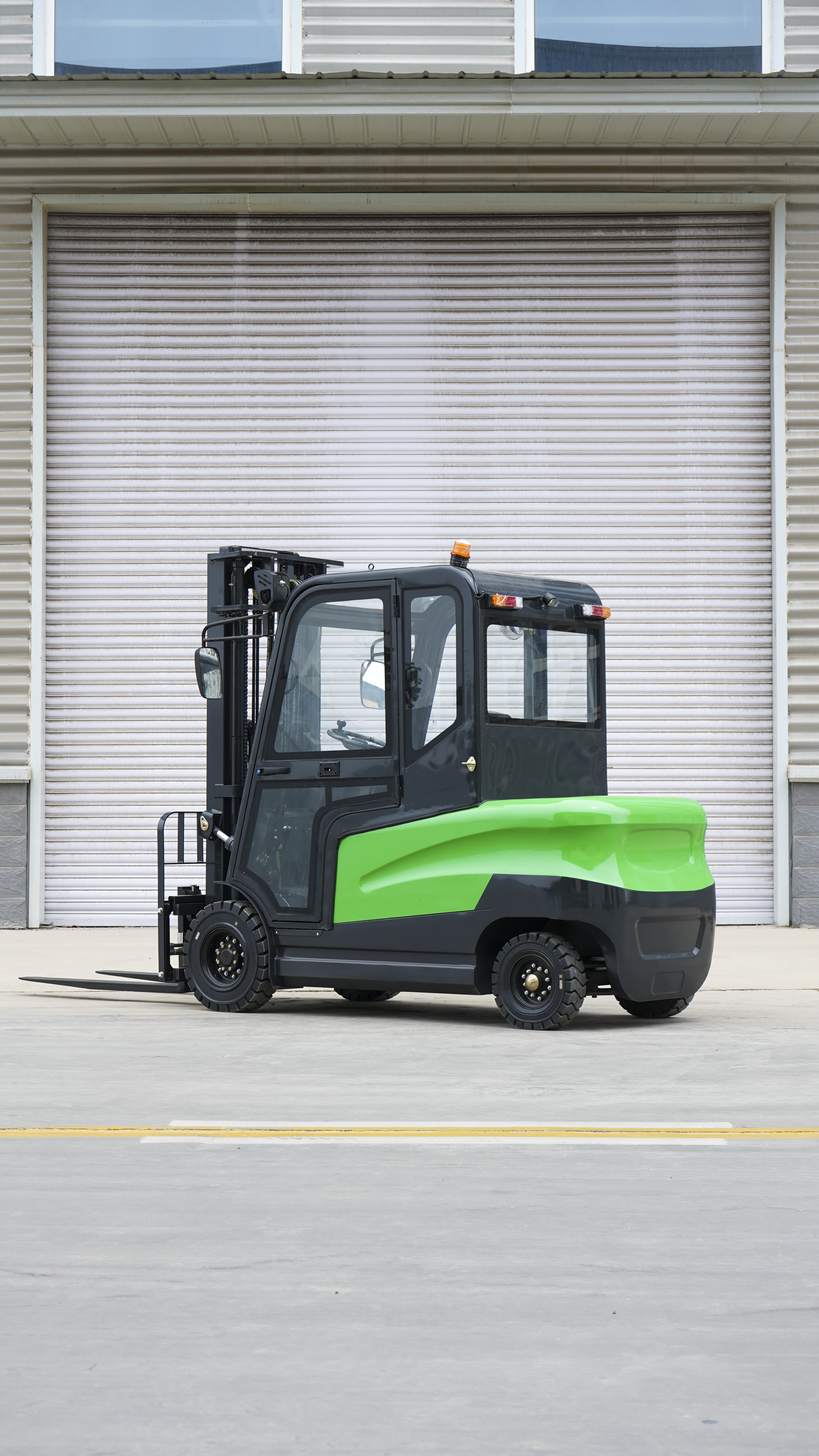 Where to Find the Best Deals on High-Quality Side Loader Forklifts