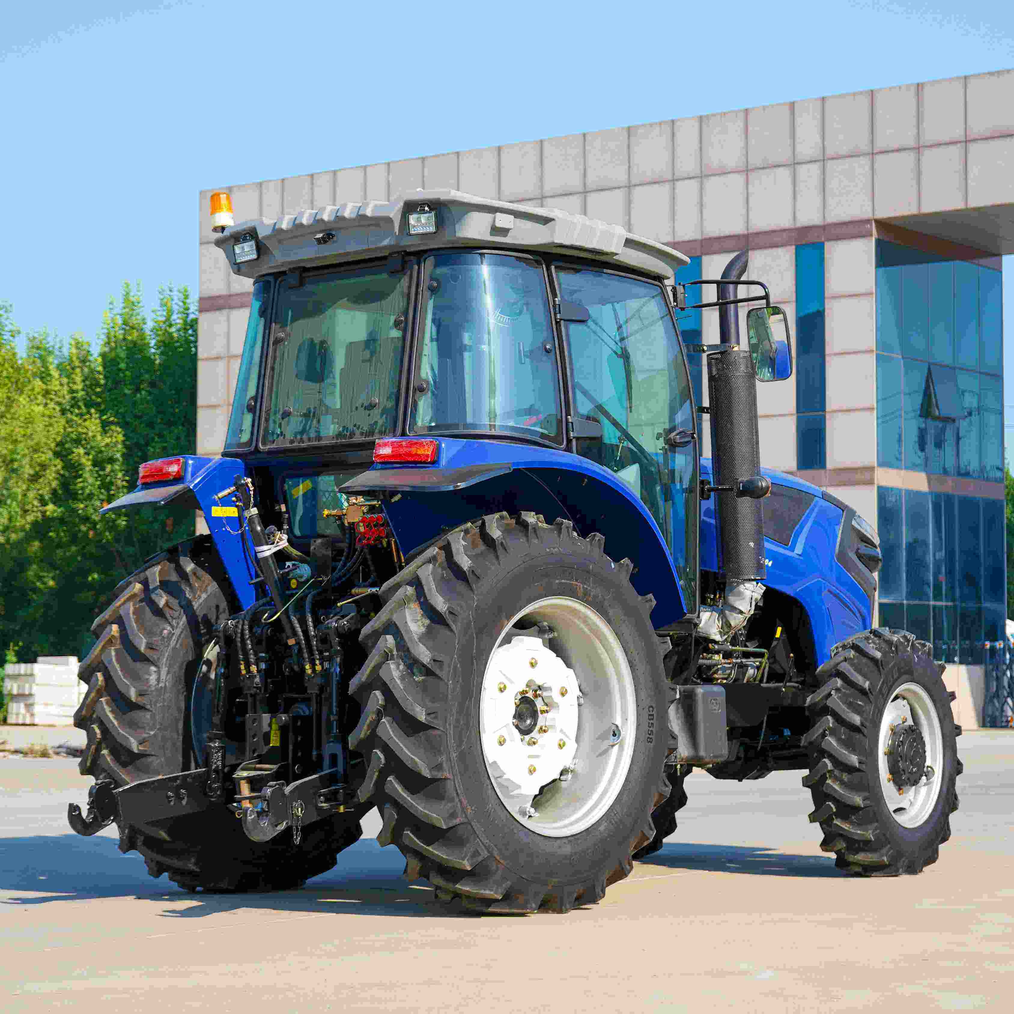 What Are the Key Features of High-Quality Sub Compact Tractors with Cab?
