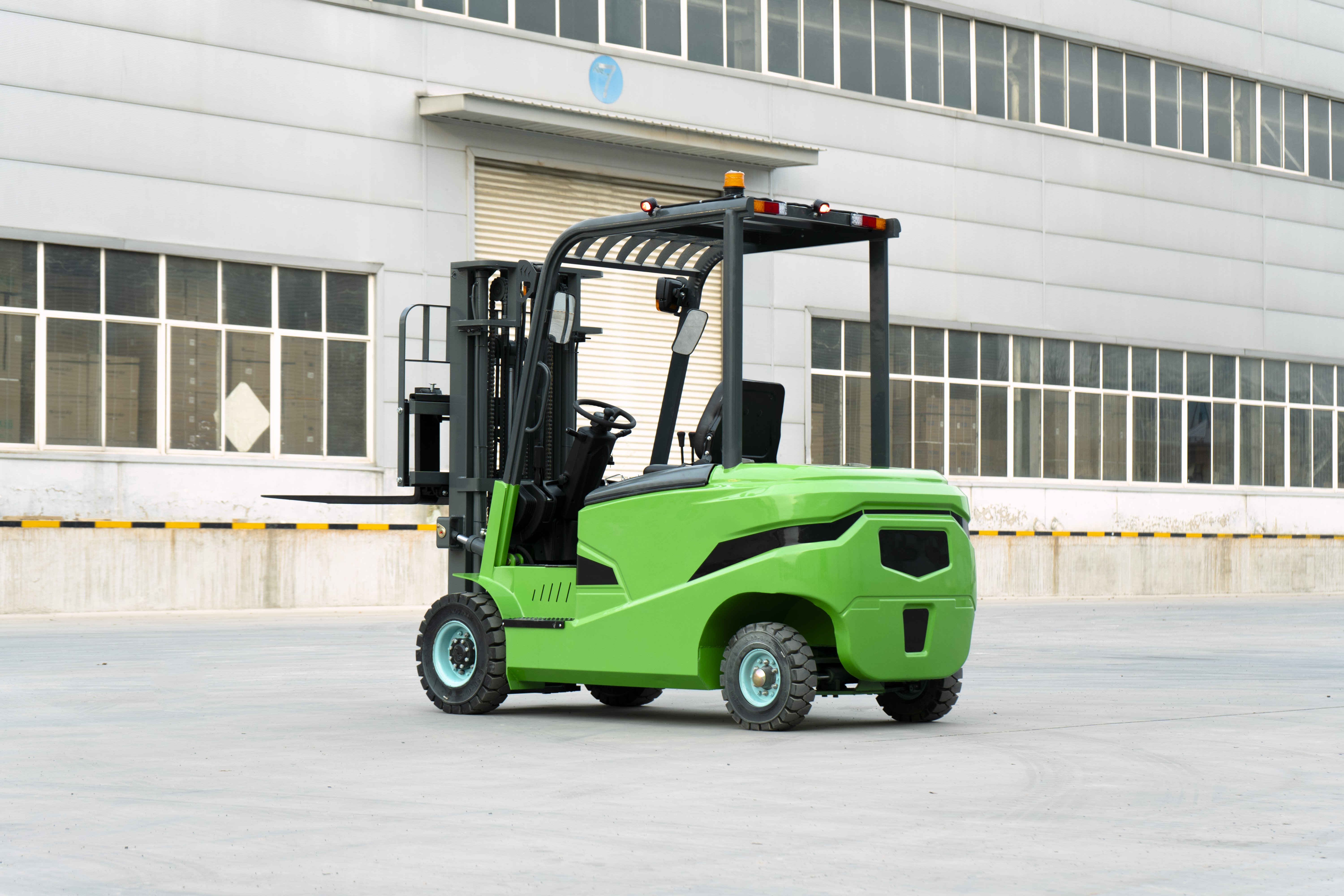 How to Choose the Right Picker Forklift for Your Business Needs
