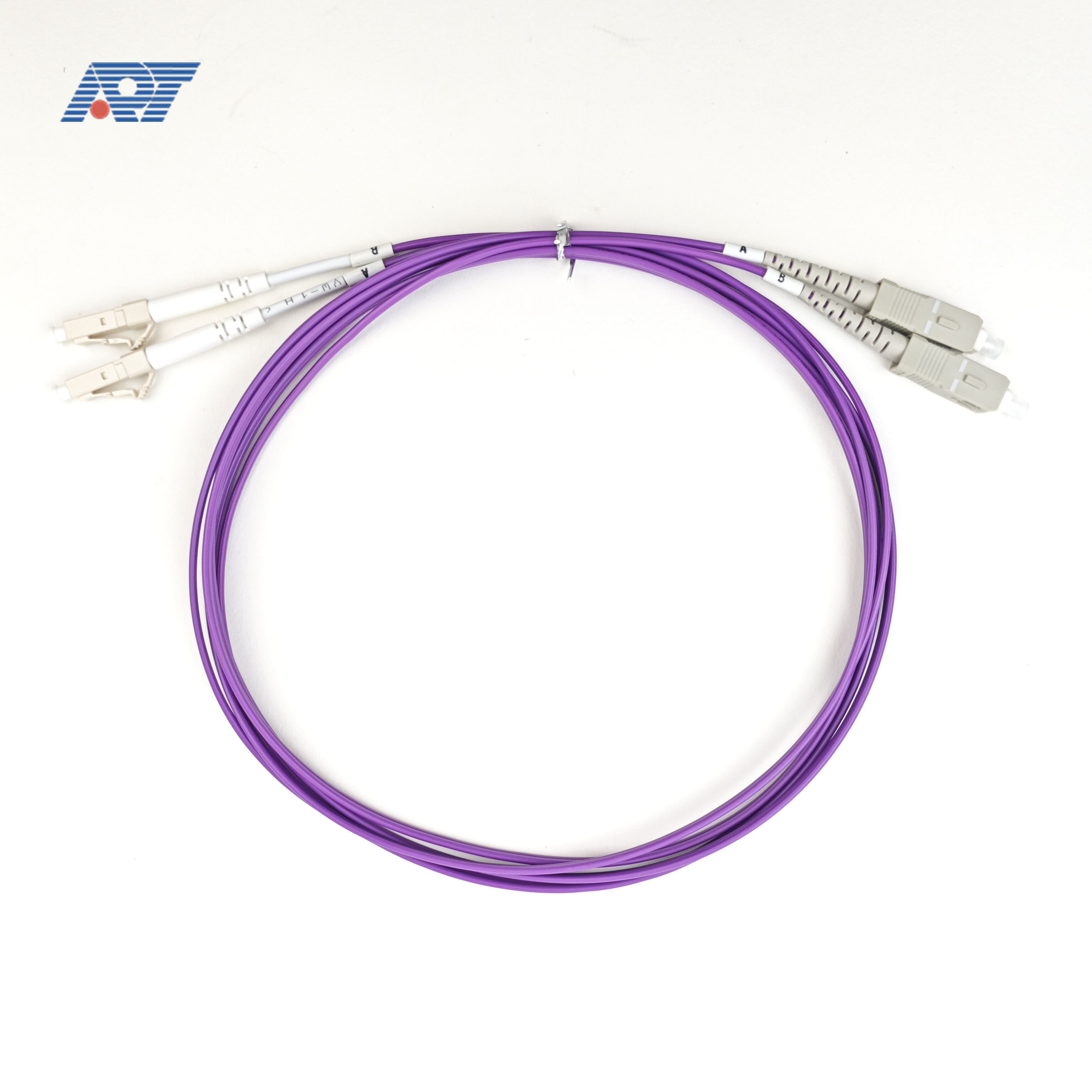 patchcord-sc upc līdz lc upc duplex daudzmodīgs PVC (lszh) 2,0*2 mm šķiedras