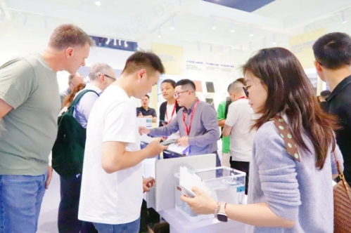 dual exhibitions conclude banfert persists as a long distance runner in making panels more beautiful and desirable-4