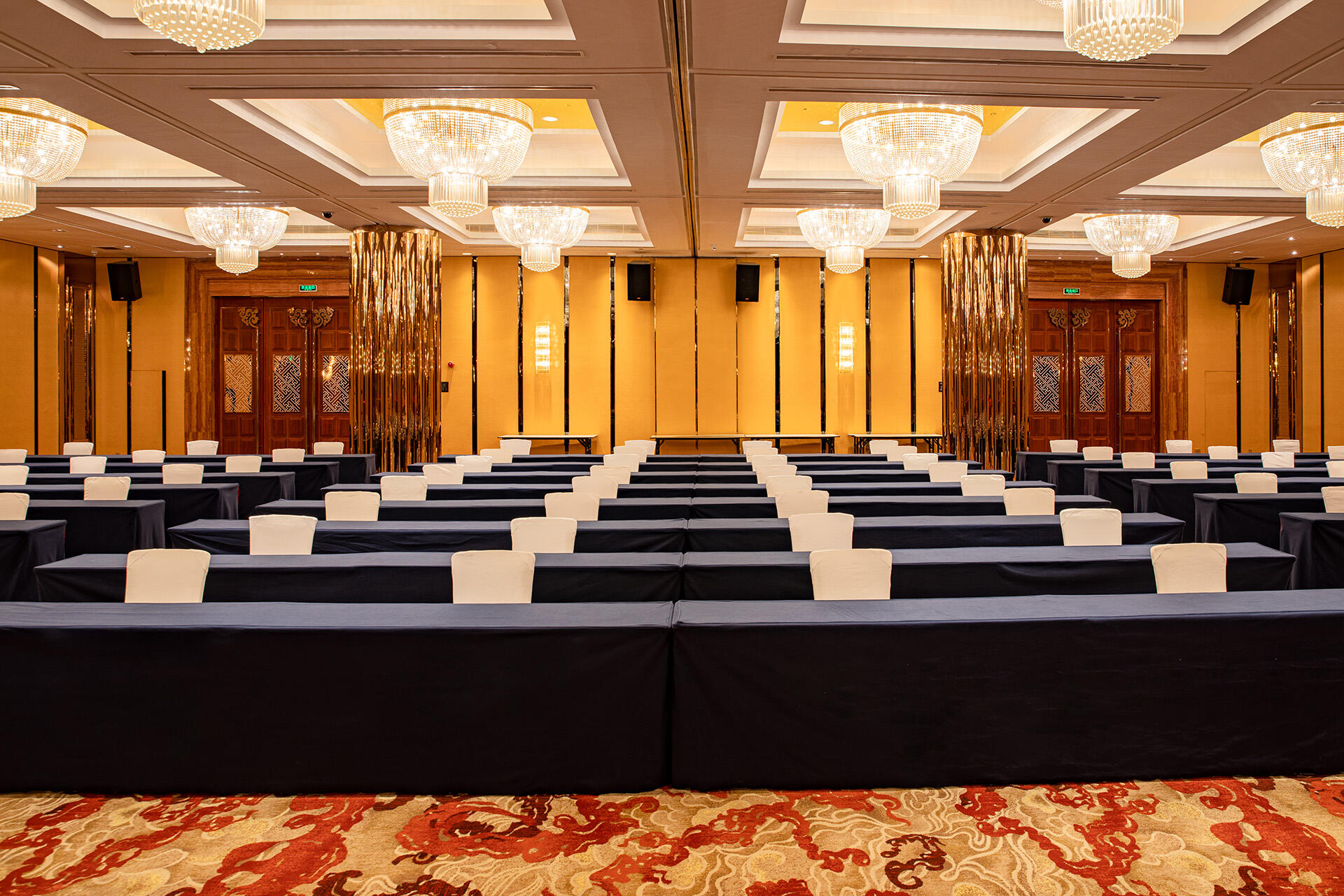 Saumaton LED-videoseinäsuunnittelu: Vinkkejä virheettömään asennukseen