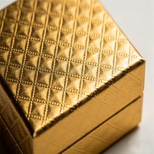 Hot Stamping Process:Precise hot stamping, clear and even, not easy to peel off, enhancing the exquisite appearance of the box