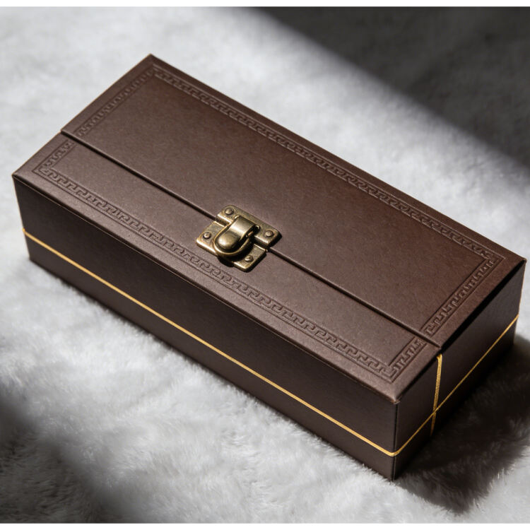 Special Hard Cardboard Material: High-strength hard cardboard is not easily deformed, is pressure-resistant and durable, ensuring stability during transportation and display