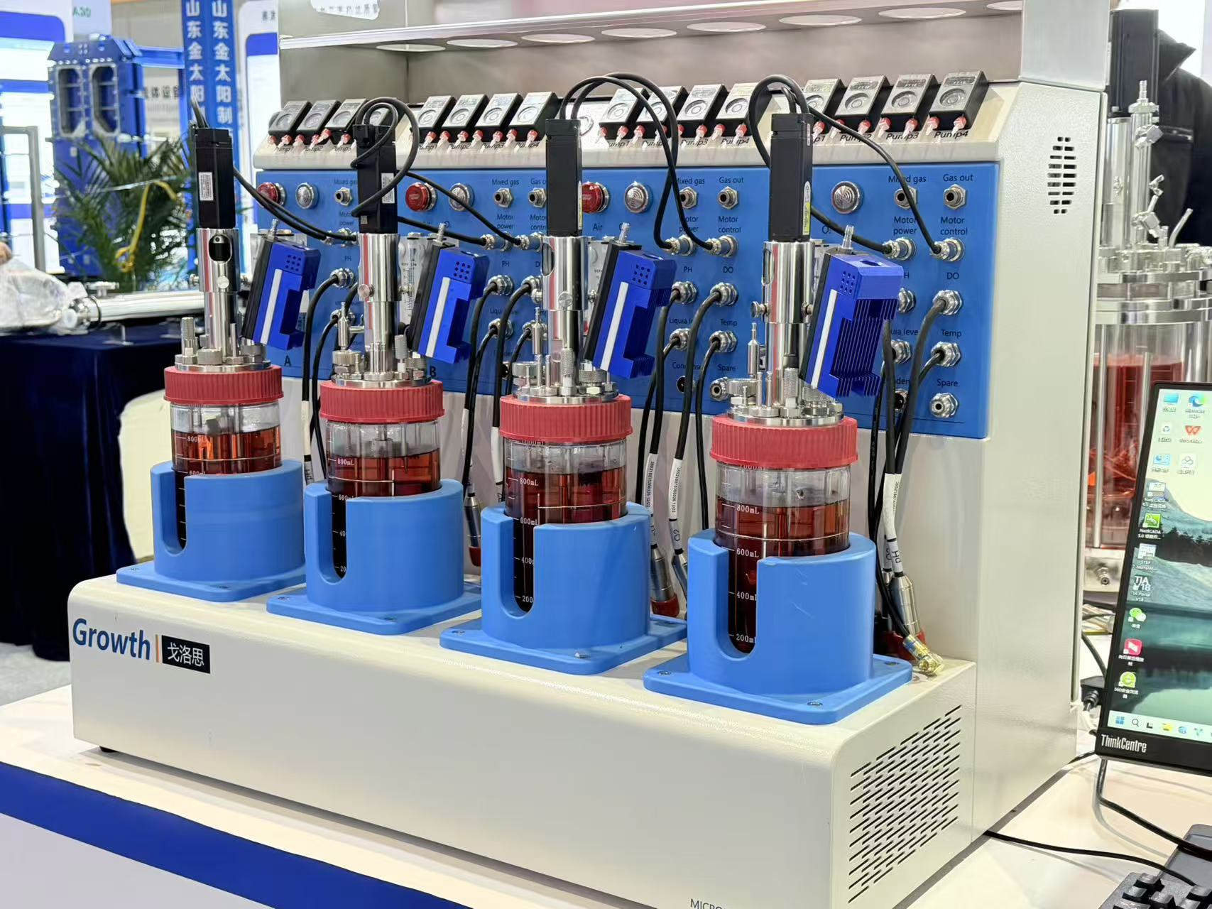 長期間の耐久性を確保するためのガラス製バイオリアクターのメンテナンスおよび清掃方法