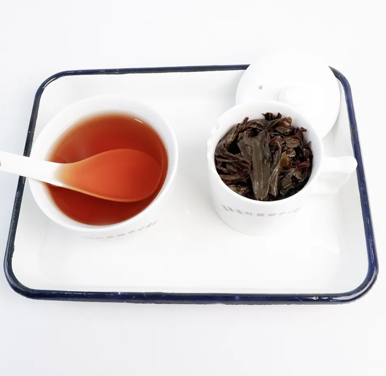 What is the production lead time for custom oolong tea products?
