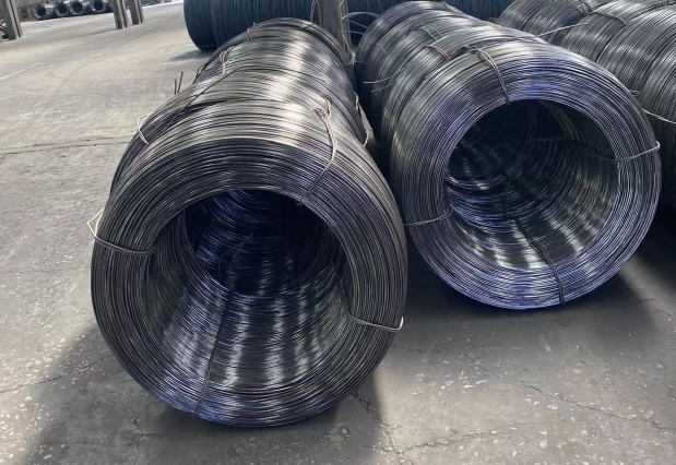 Svart ståltråd: Flexibel och elastisk metallfästningslösning