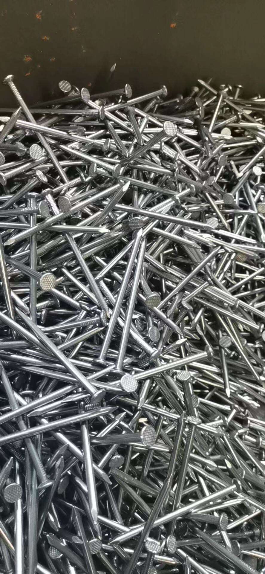 Wire Nails: Smooth and Precise Fasteners for Carpentry