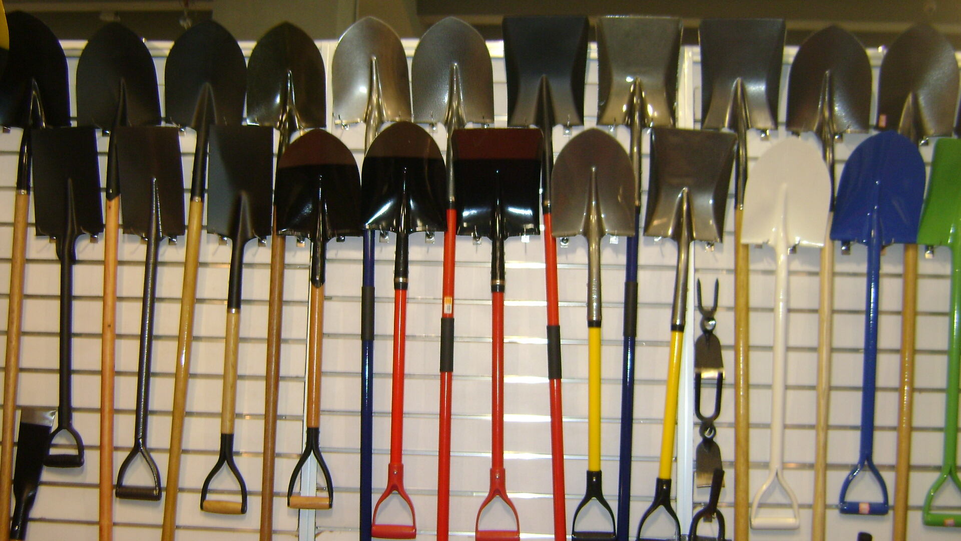 Wood Shovel: Lightweight Tool for Gentle Handling