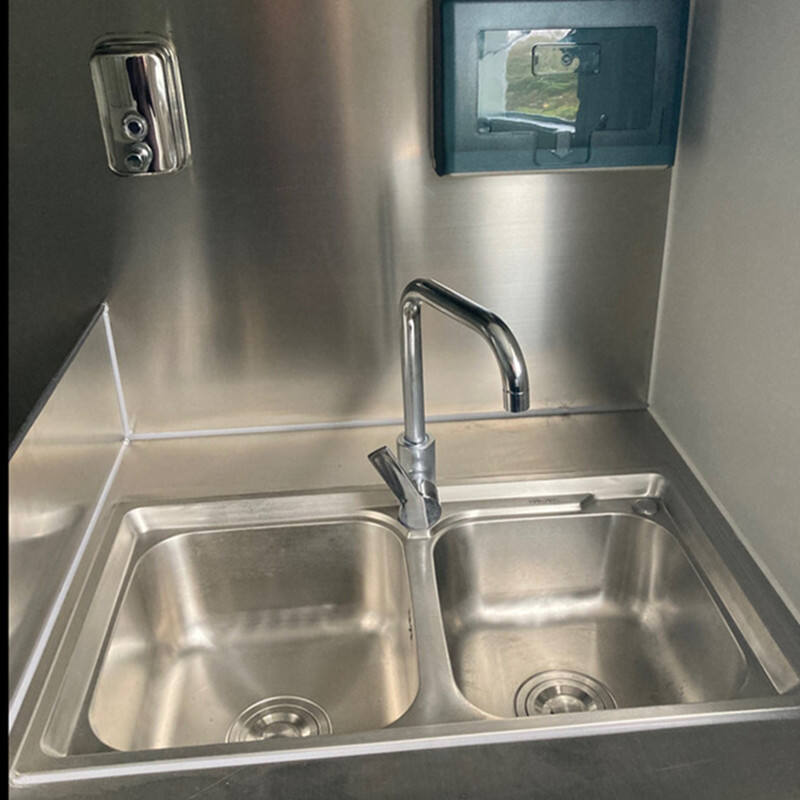 3-food-trailer-for-sale-tauranga-inside-sinks_副本(d337b3daf5).jpg