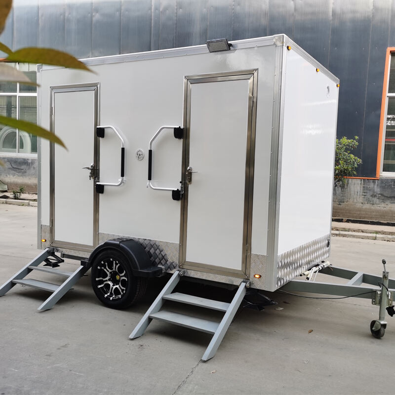 Commercial Luxury Mobile Toilet Trailer Portable Mobile Double Cabins Restroom Trailer