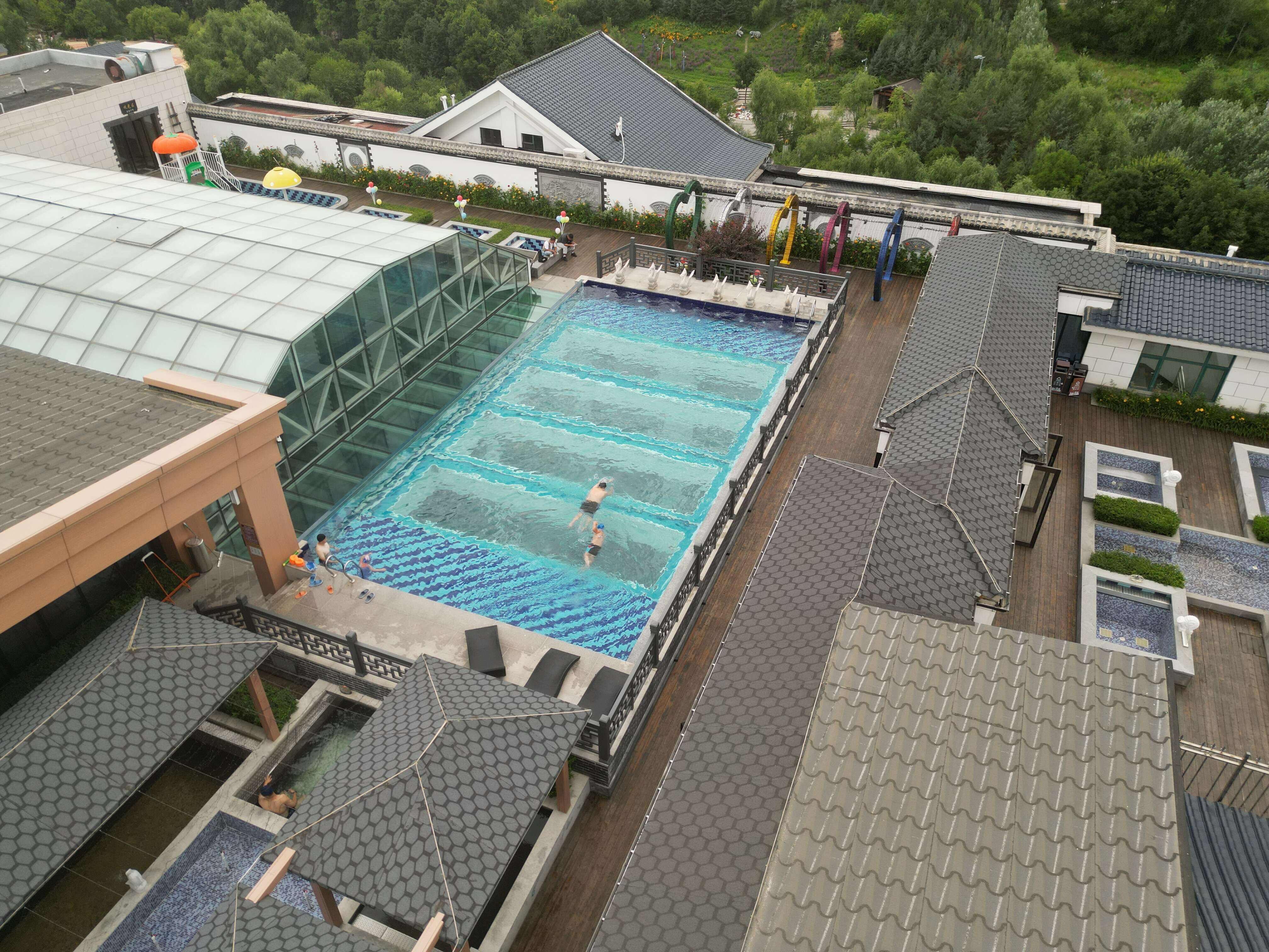 Jilin Dongwo Hotel Hanging Sky Acrylic Swimming Pool