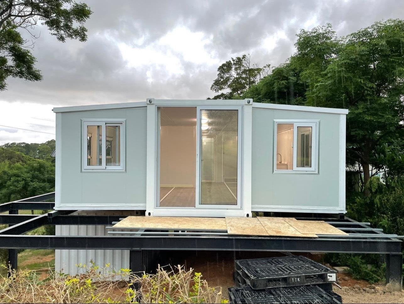 How to find a good expandable house supplier from China?