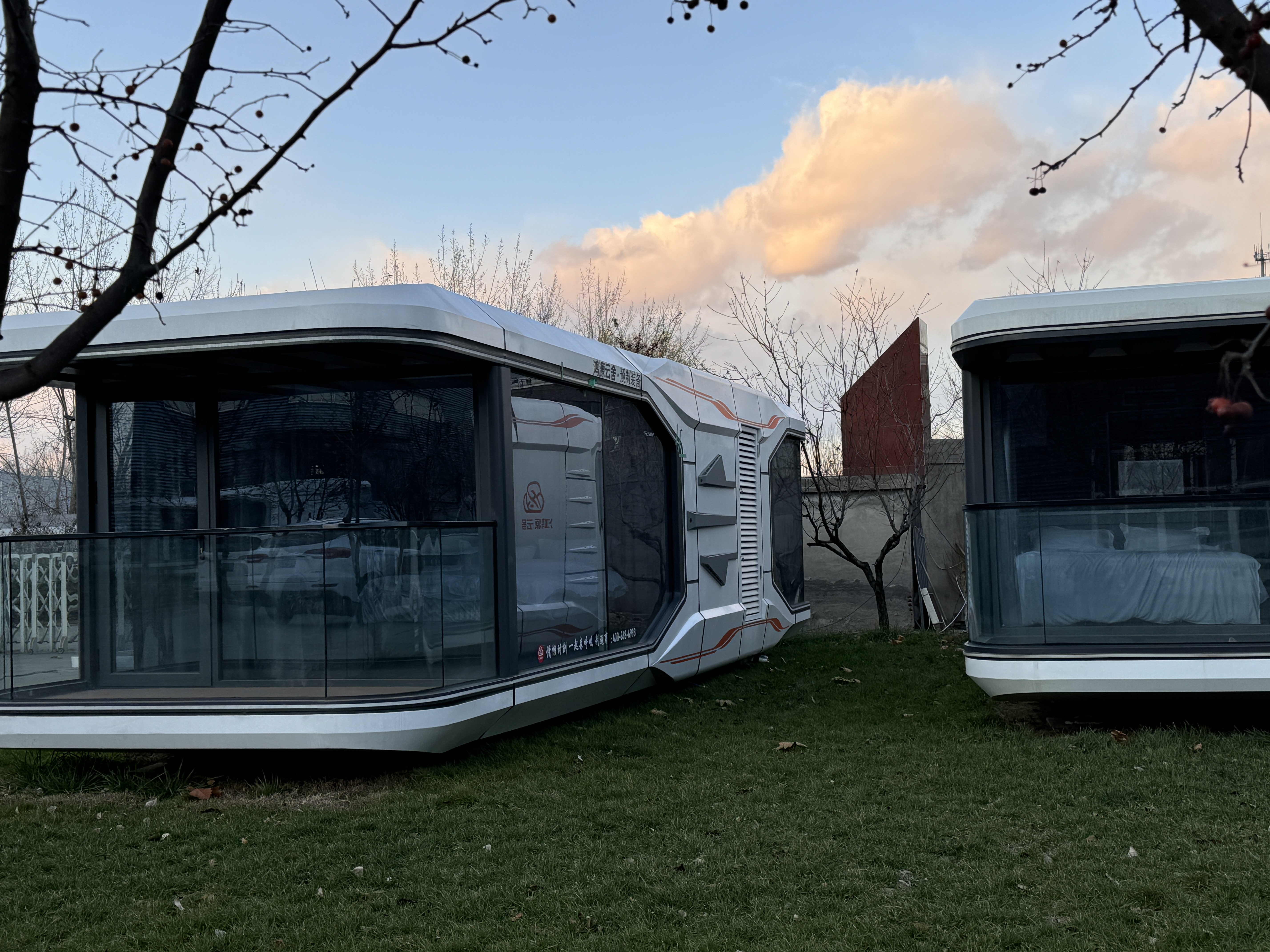 Comment choisir entre la Cabine Apple et la Capsule Spatiale ?