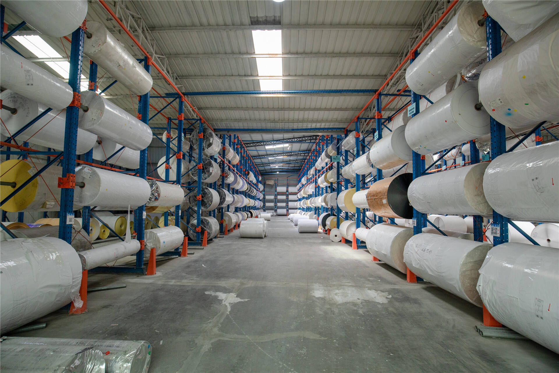 Self Adhesive Materiel Warehouse