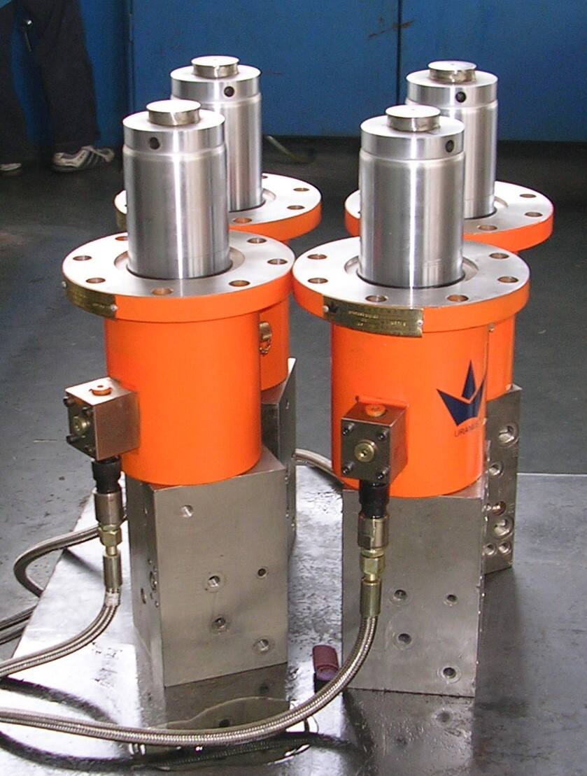 Moderne Industriehydraulik - Integration von Mechatronik und Optoelektronik