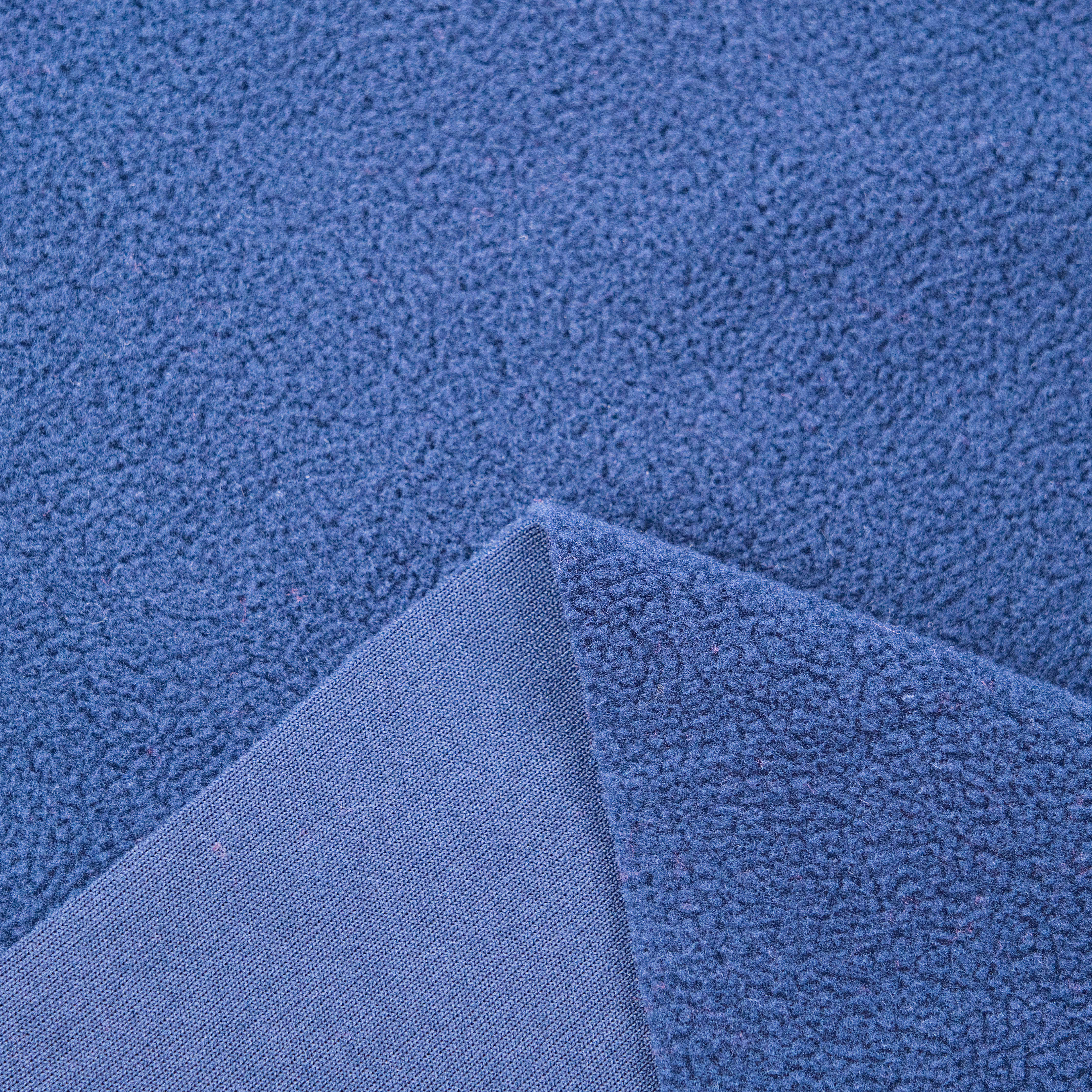 Hvernig endurnotuð polarfleece er að breyta textílverkfræði