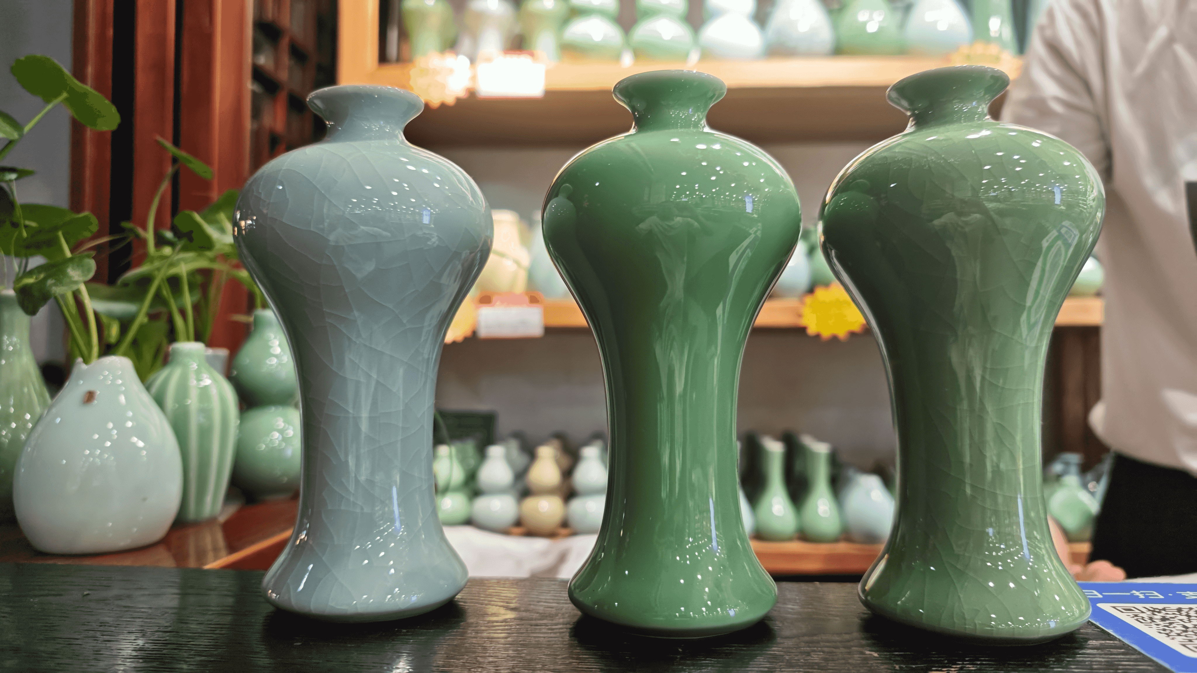 Are Jingdezhen Celadon Decorative Vases Must-Haves for Collectors?