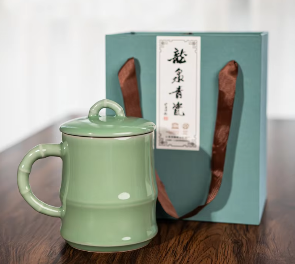 What Unique Advantages Do Bone China Dinnerware Have Compared to Celadon?