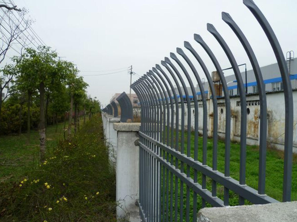 Kontrola jakości: Gwarantowanie trwałości dzięki niezawodnemu dostawcy słupów ogrodzeniowych z żelaza