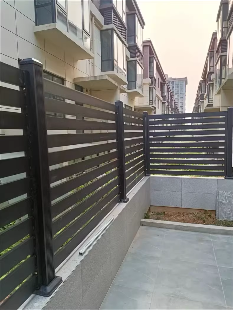 Pretty good Farm Use Premium Galvanized Steel Fence Post Sturdy and Long-lasting Boundary