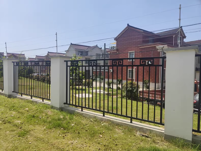 This Is an Advanced and Heavy-Duty Hot Dipped Premium Galvanized Steel Fence Post for Commercial Application: Provides t