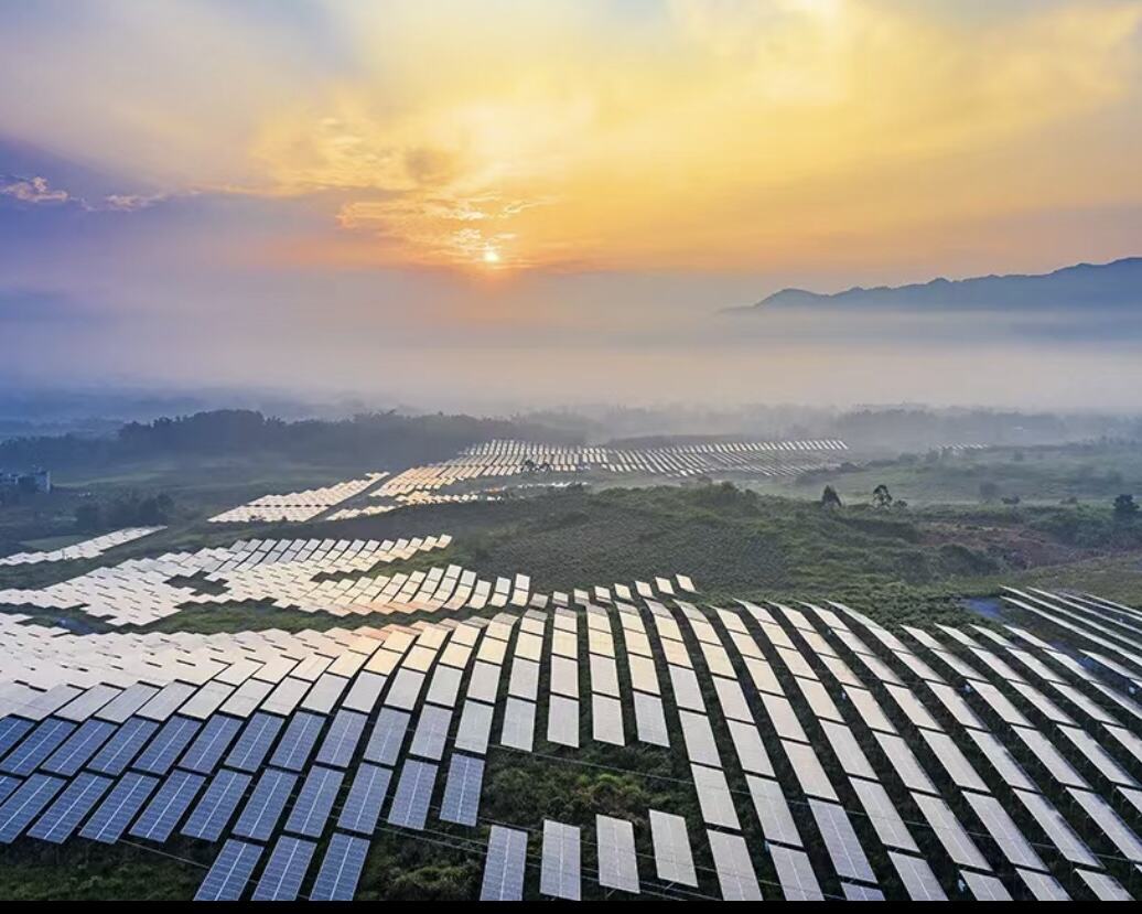 Solar System vs Grid-Tied Systems — Pick The Better Alt