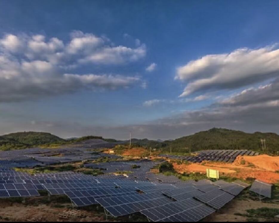 Solar Energy System vs Hydroelectric Power
