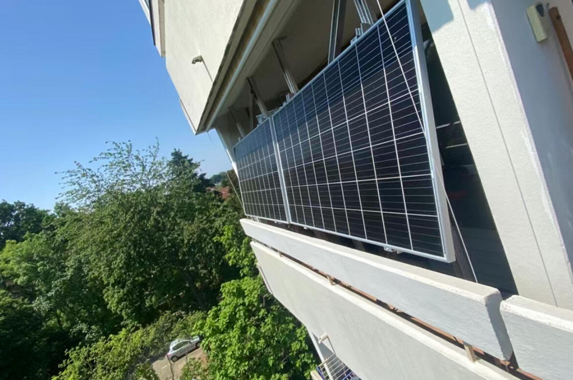 It uses the Customized Designs per Roof.