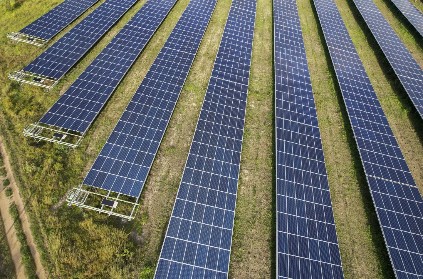 Robust Battery Storage